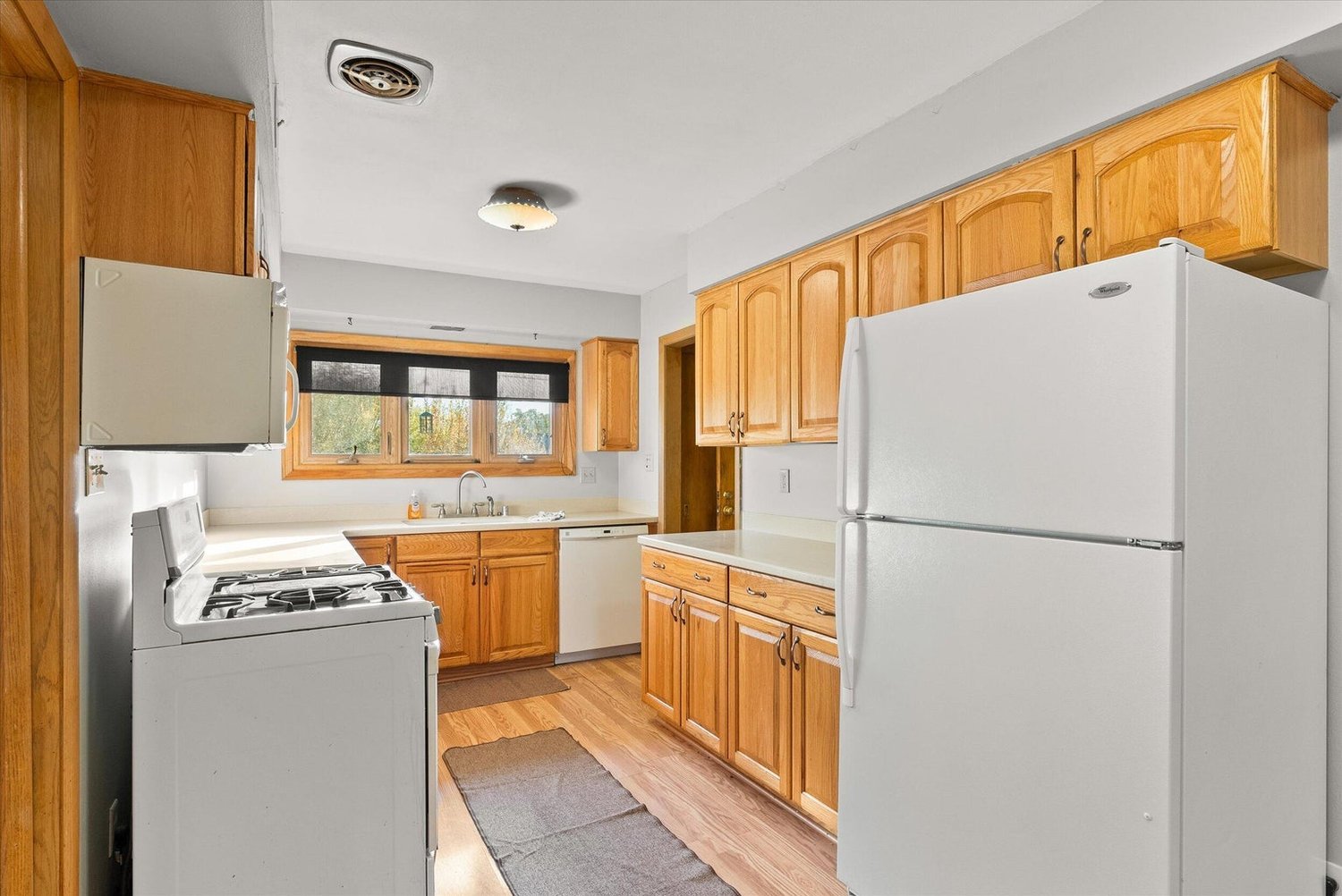 Mls 1896834 3220 s whitnall mke kitchen min