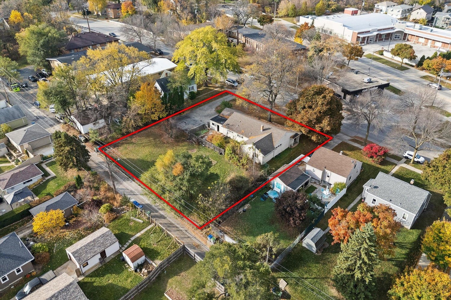 Mls 1896834 3220 s whitnall mke property min