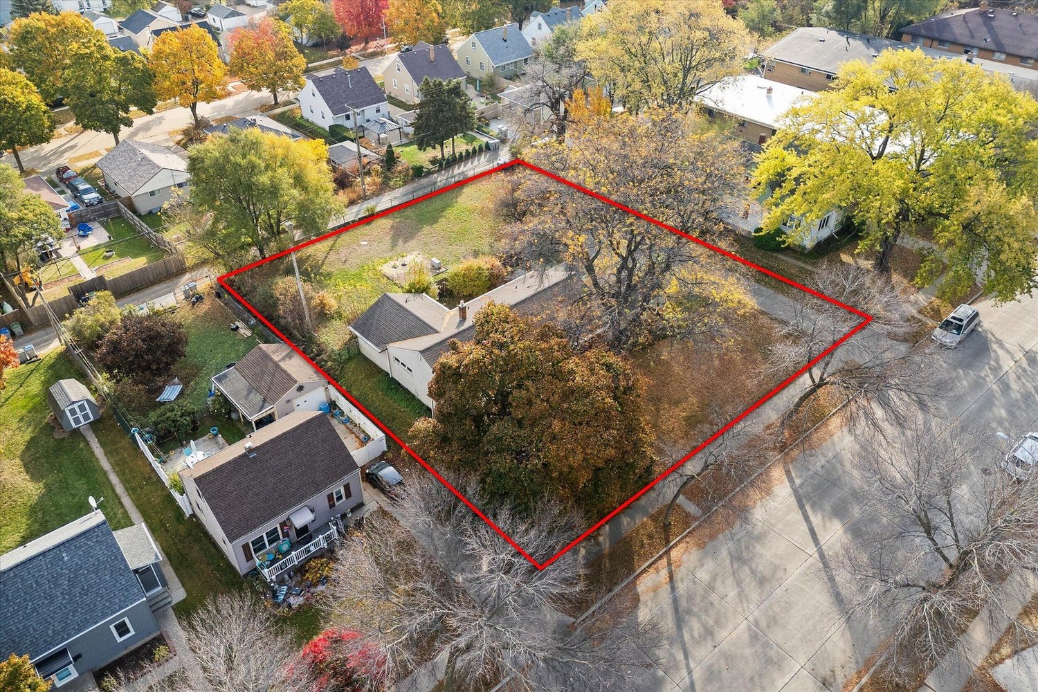 Mls 1896834 3220 s whitnall mke property2 min