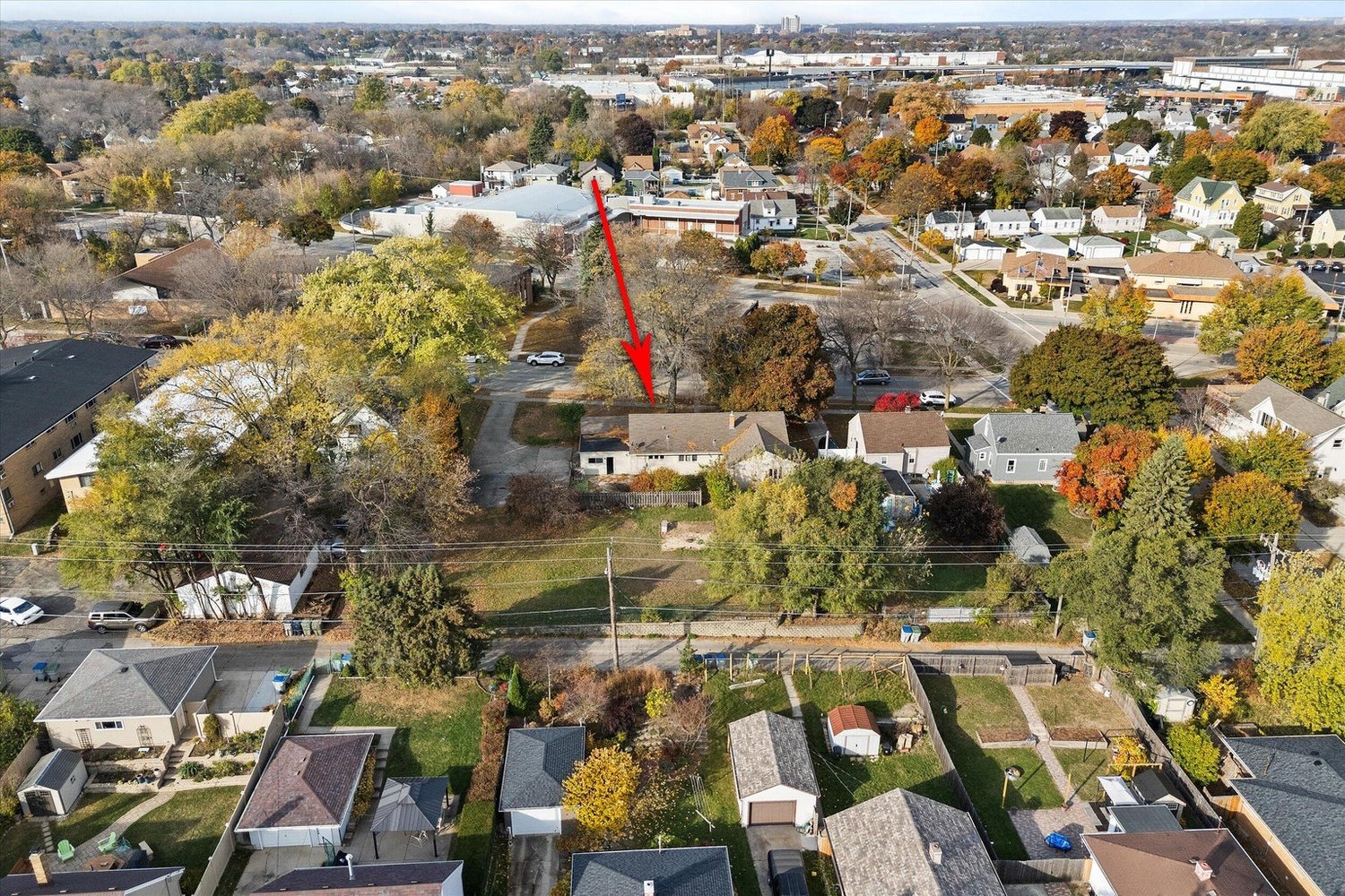 Mls 1896834 3220 s whitnall mke property3 min